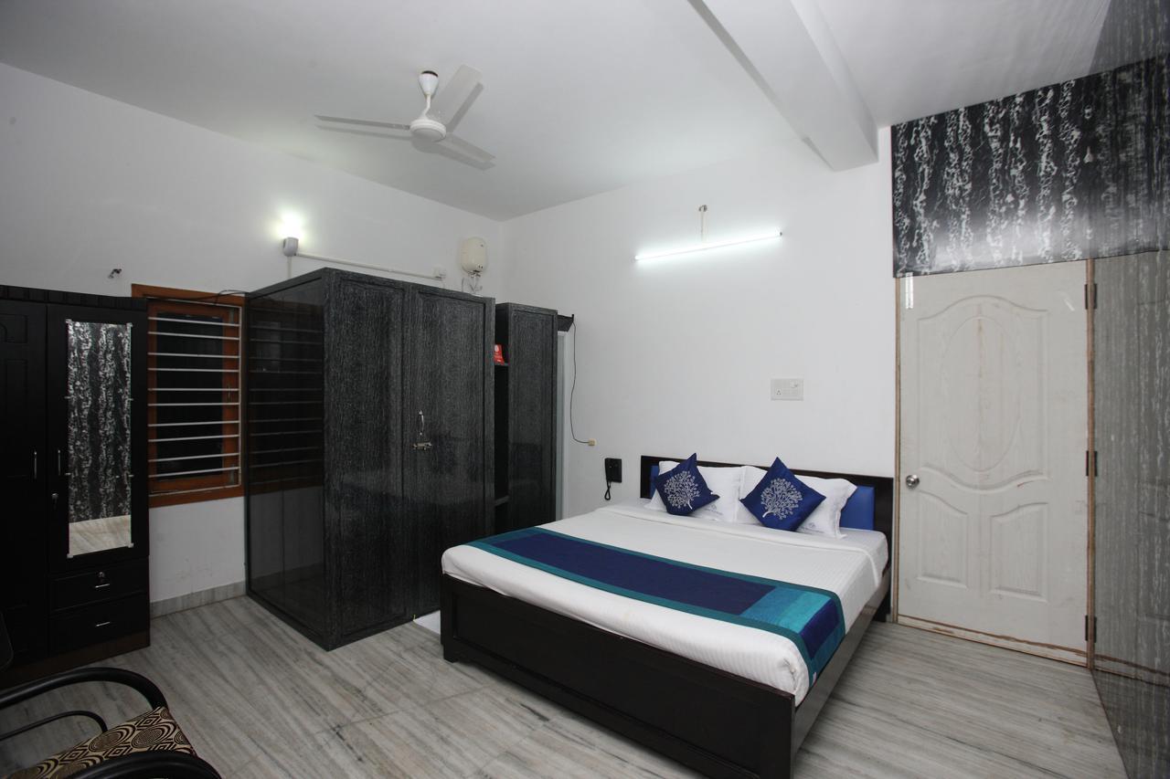 OYO 935 Hotel Palkhee Mumbai  Buitenkant foto