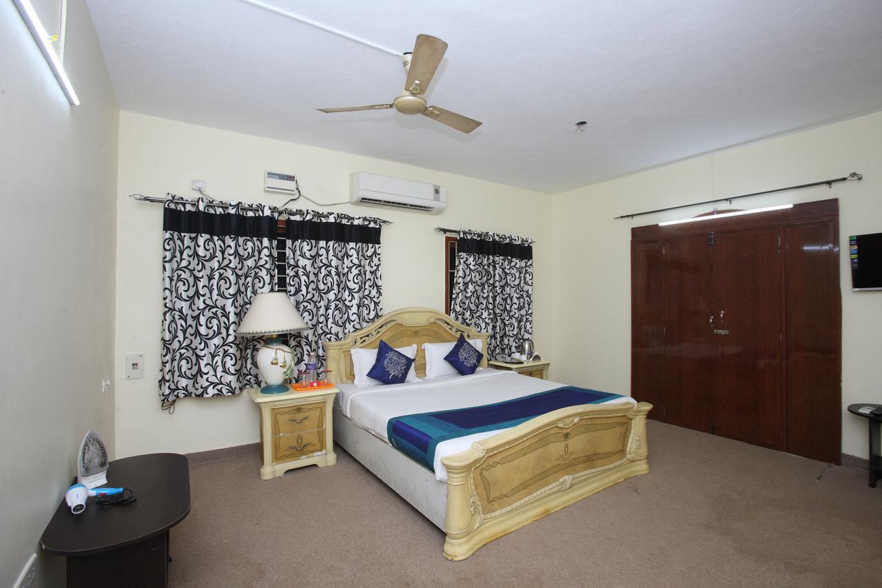 OYO 935 Hotel Palkhee Mumbai  Buitenkant foto