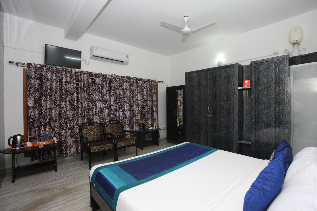 OYO 935 Hotel Palkhee Mumbai  Buitenkant foto