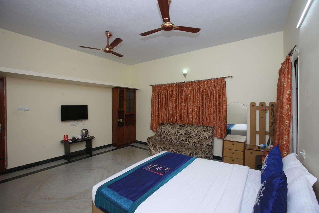 OYO 935 Hotel Palkhee Mumbai  Buitenkant foto