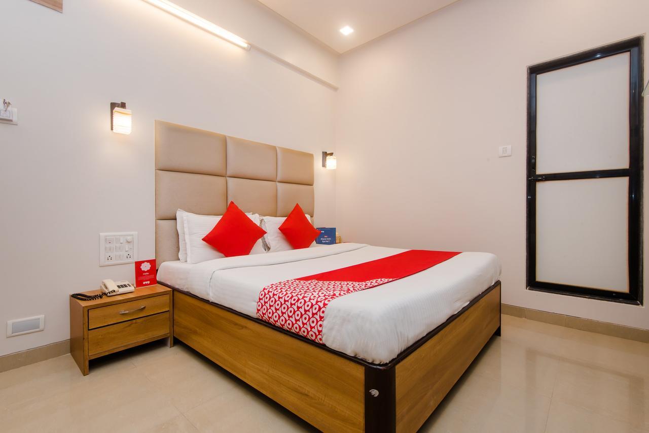 OYO 935 Hotel Palkhee Mumbai  Buitenkant foto