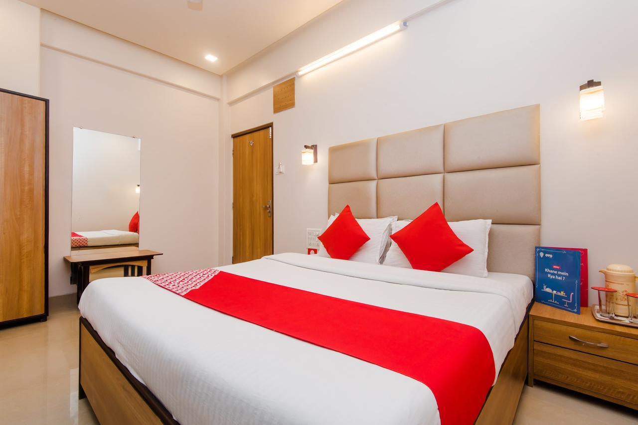 OYO 935 Hotel Palkhee Mumbai  Buitenkant foto